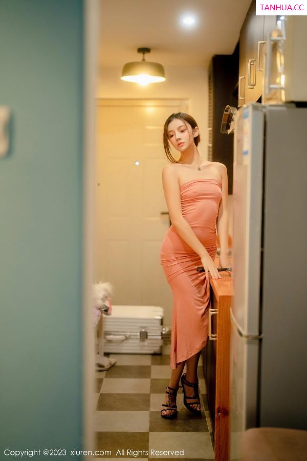   [XiuRen]高清写真图 2023.03.20 No.6437 加朵babe 美腿丝袜第18张图片